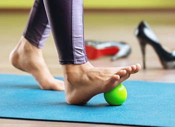 Toe yoga exercise for toe dexterity
